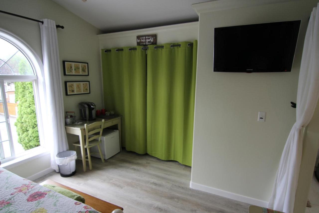 Sunshine And Wine Loft Hotel Penticton Exterior foto